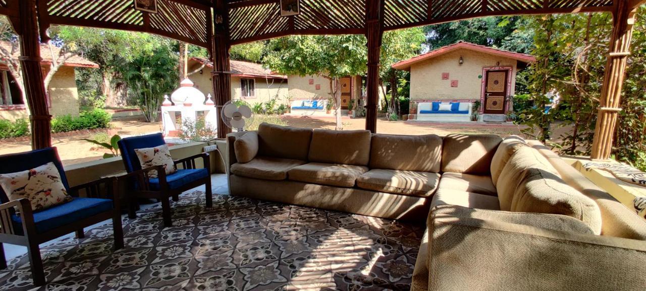 Bandhavgarh Jungle Lodge Tāla Extérieur photo