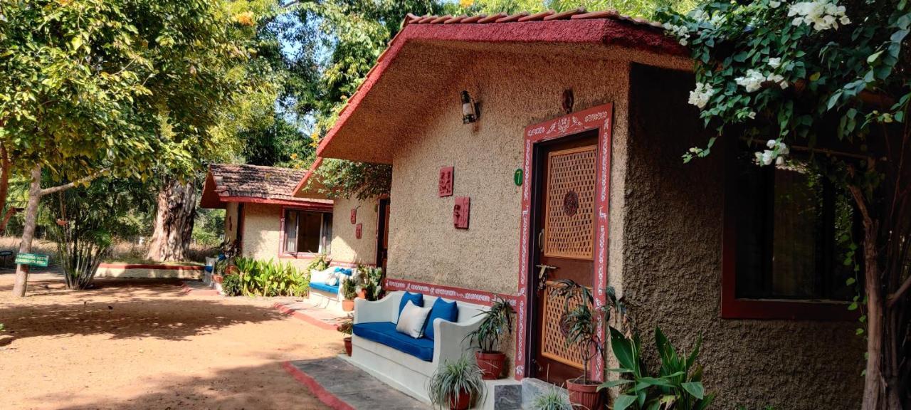 Bandhavgarh Jungle Lodge Tāla Extérieur photo